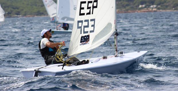 Rogel y Rodríguez se acercan a Blanco en el Nacional de Laser Standard