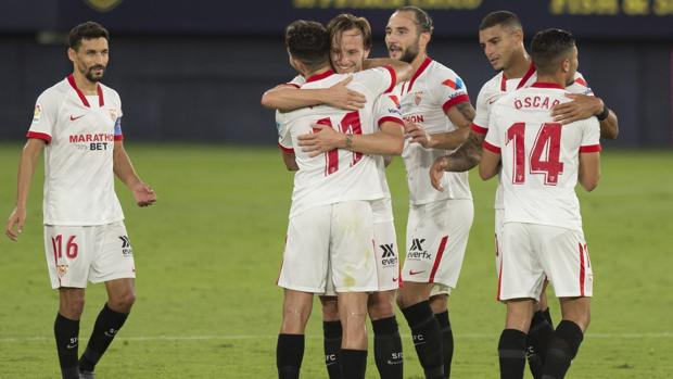 El Sevilla vence al Cádiz en un final trepidante