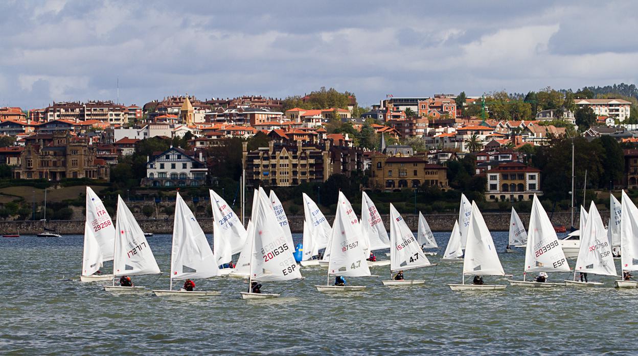 Diversión y buen viento en el Abra en el Trofeo José Luis de Ugarte