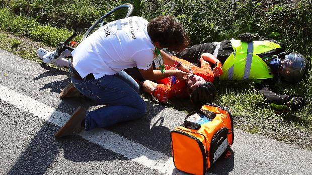 Heridos graves el canadiense Nigel Ellsay y un 'bandera amarilla' tras una caída en la Volta a Portugal