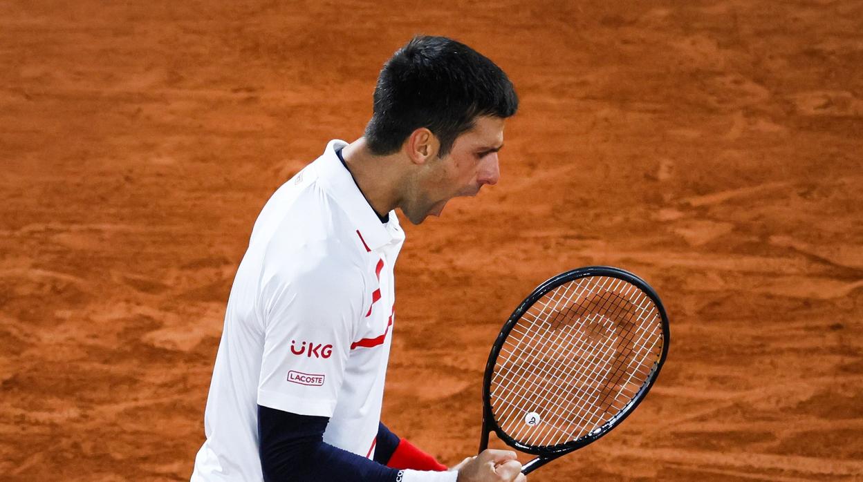 Un Djokovic de dos caras se levanta ante Carreño