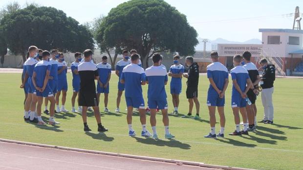 El Hércules, confinado, pide el aplazamiento de su primer partido ante el Alcoyano