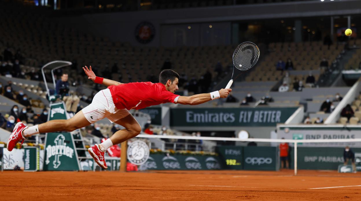 Novak Djokovic se enfrenta el domingo ante el mallorquín, Rafa Nadal, en la final de Rolland Garros 2020