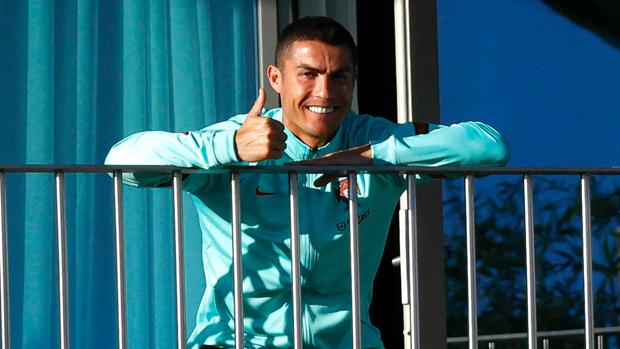 El Ministro de Deportes cree que Ronaldo pudo violar el protocolo contra el covid al viajar a Turín