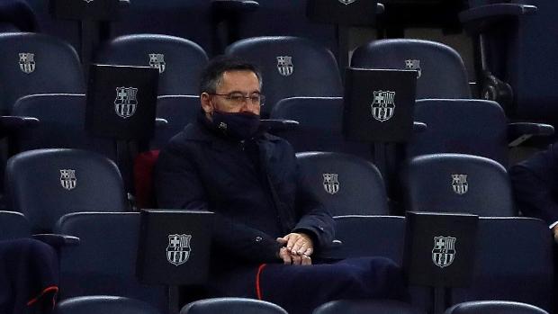 Bartomeu, confinado por contacto con un familiar que ha dado positivo