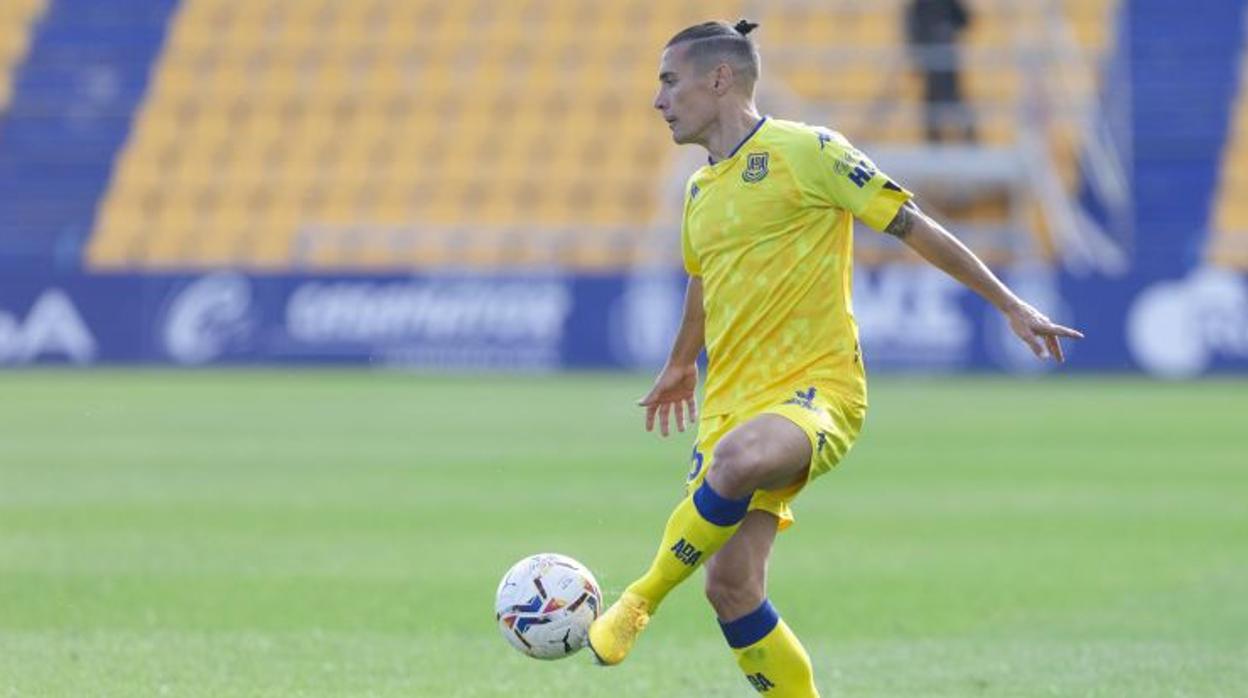 El Alcorcón corta su mala racha con un gol de Marc Gual