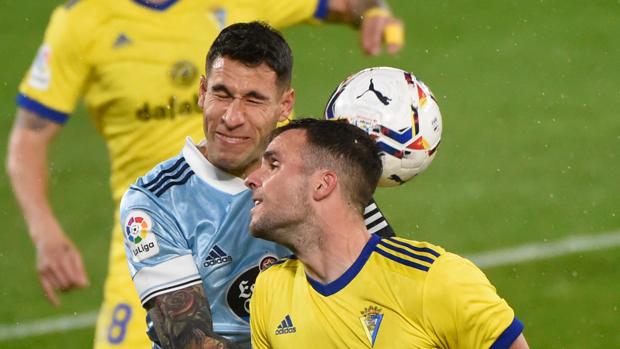 Aspas y la contundencia del Celta liquidan al Cádiz