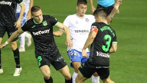 El Tenerife rescata un punto ante un Leganés superior