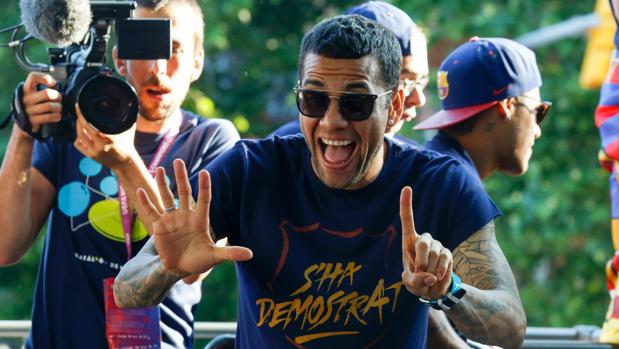 Dani Alves carga contra un Barça que «no tuvo pelotas» y un Guardiola «rencoroso»