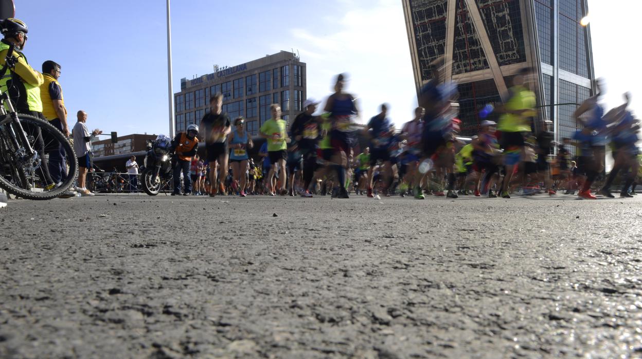 Unos 36.000 corredores participan en el maratón de Madrid