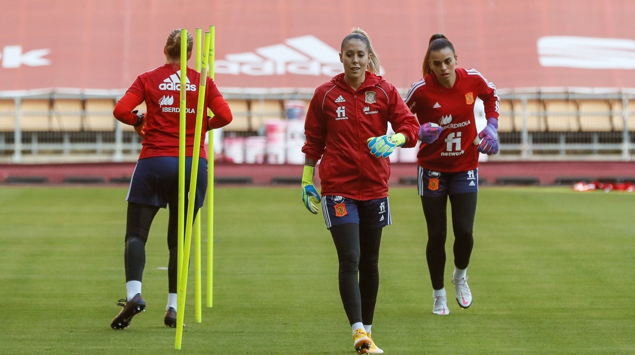 Lola Gallardo en un entrenamiento con la selección española