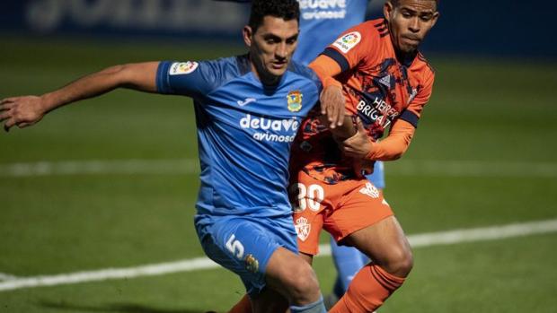 Fuenlabrada y Ponferradina hacen patente su igualdad