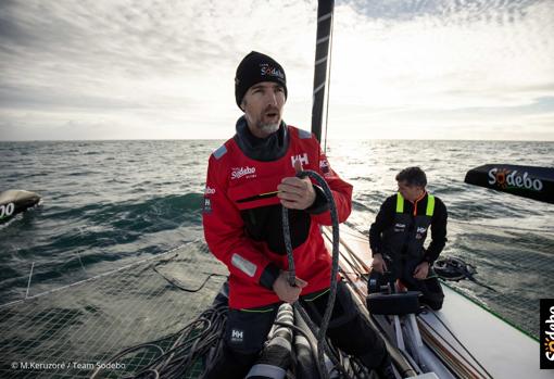 En plena madrugada «Sodebo Ultim 3» y «Gitana 17» partieron a por el récord Jules Verne