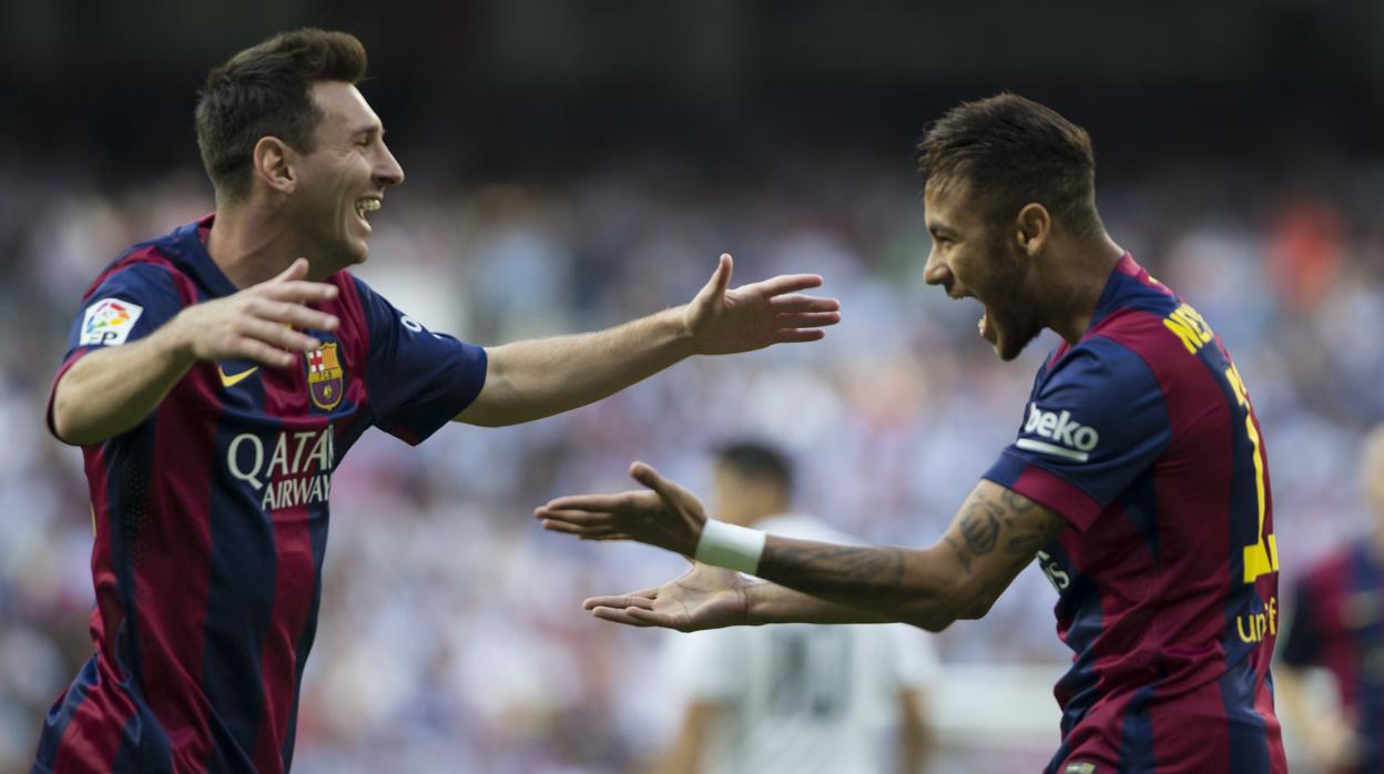 Messi y Neymar celebran un gol con el Barcelona