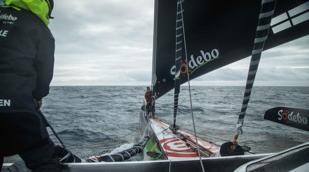 «Sodebo Ultime 3» abandona el récord Jules Verne por avería en el timón de estribor