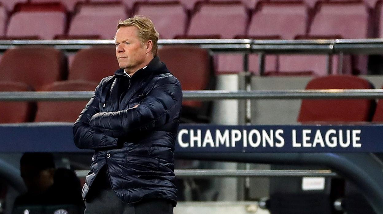 Koeman durante un partido del Barcelona