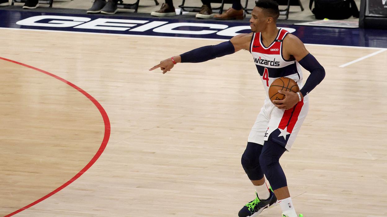 Westbrook ya gana con los Washington Wizards