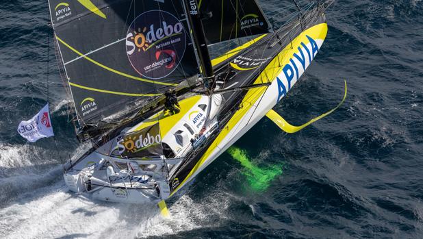 Charlie Dalin se la juega por la Zona de Exclusión Antártica