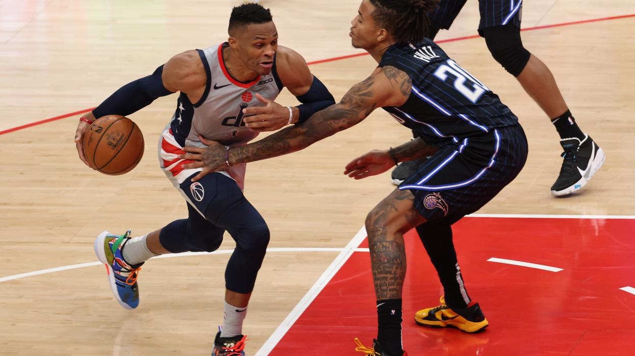 Westbrook, ante los Magic