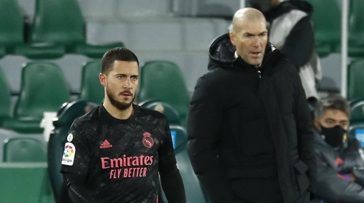 Zidane hizo los cambios muy tarde y el Elche aprovechó el cansancio del Real Madrid