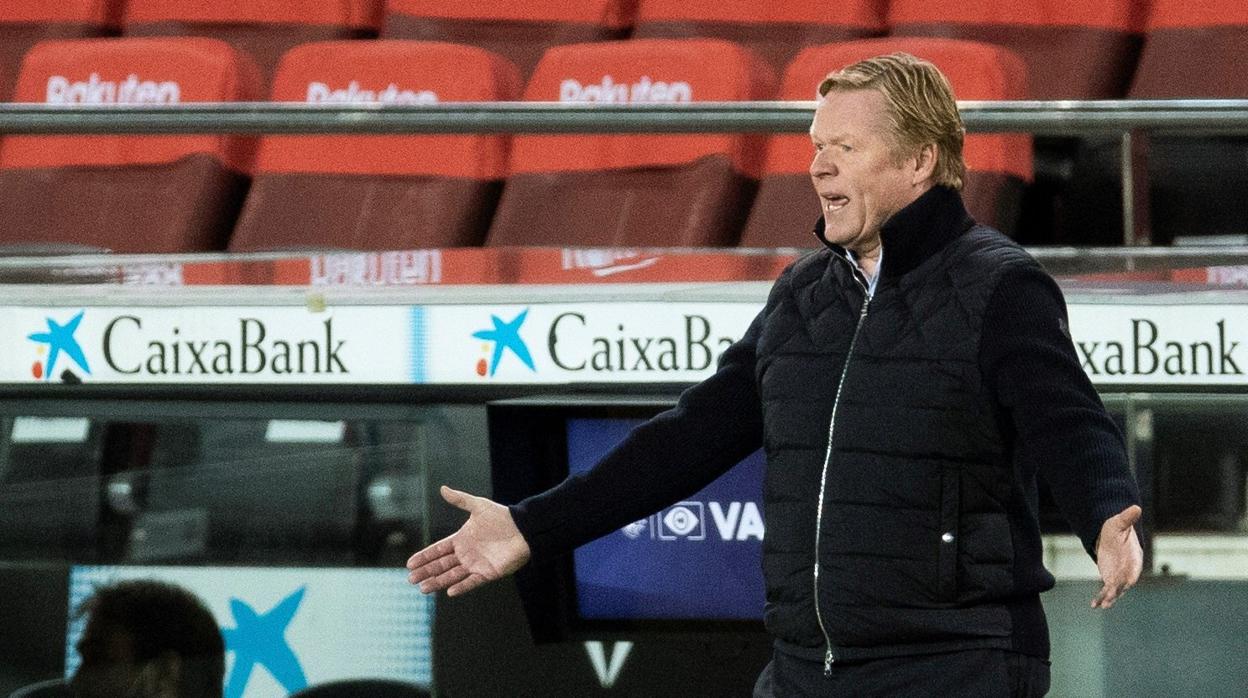 Ronald Koeman durante un partido del Barcelona