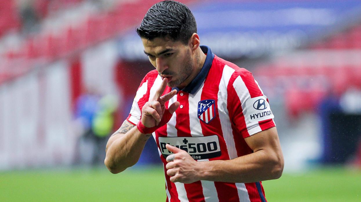 Luis Suárez celebra uno de sus goles con el Atlético de Madrid