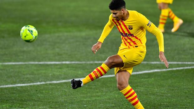 Problemas en defensa para Koeman en la Supercopa