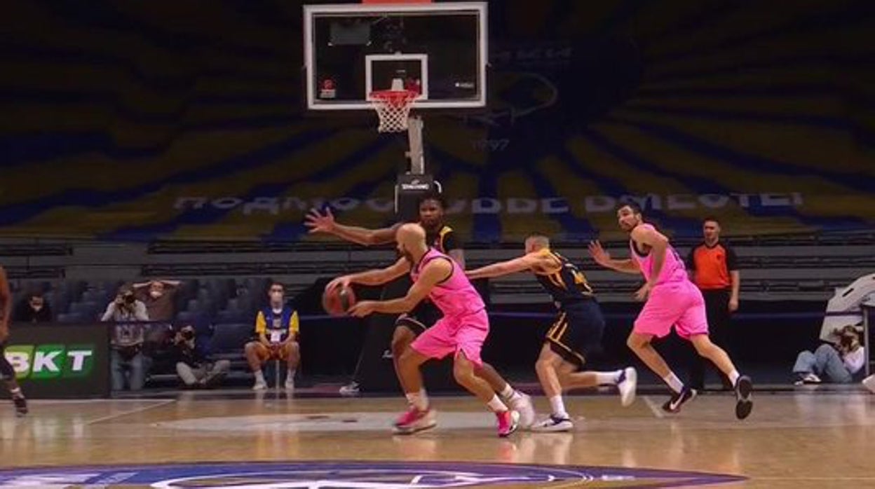 El Barça brilla ante el Khimki