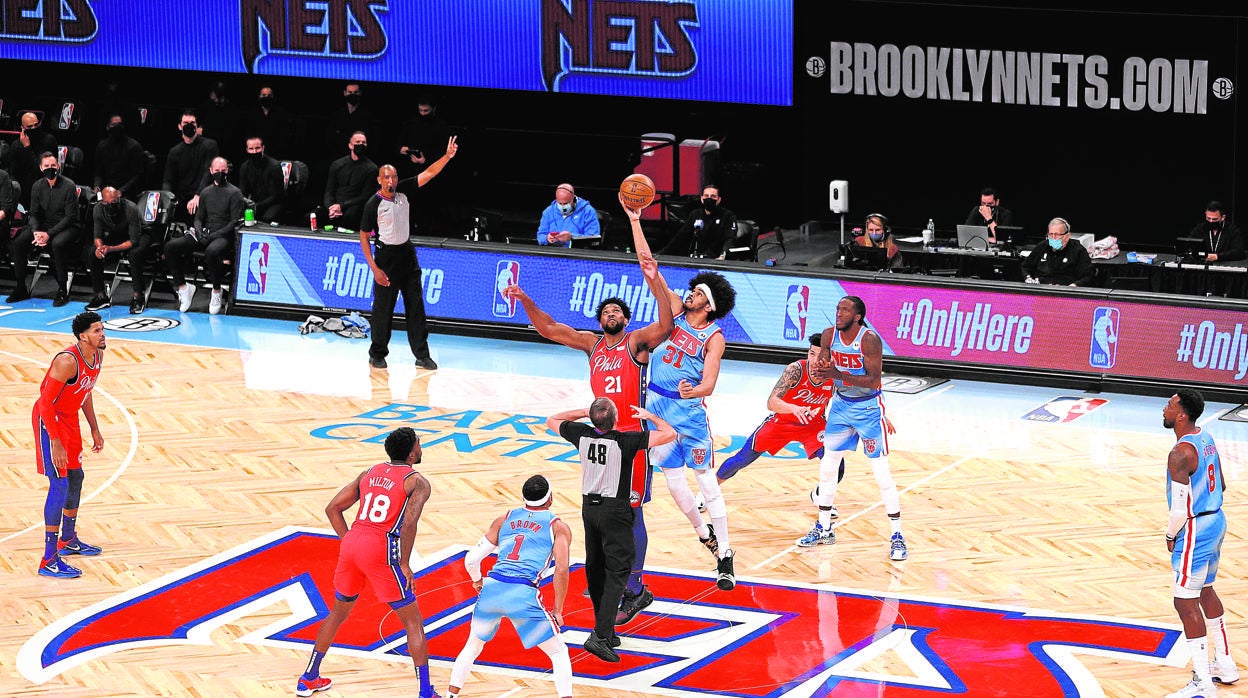 Los Nets de Brooklyn, durante un partido contra los Philadelphia 76'ers