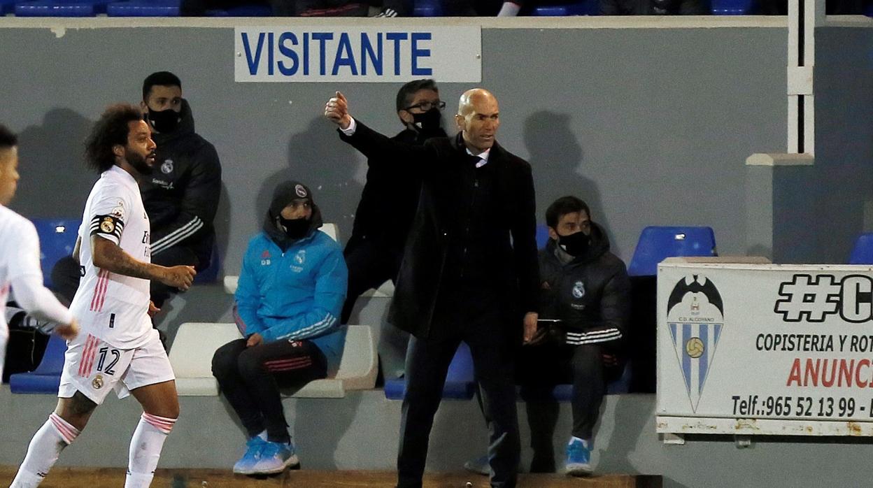 El Real Madrid señala a Zidane, pero también a los jugadores
