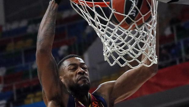 El Barça saca galones de líder en Belgrado