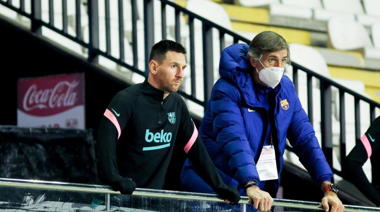 Leo Messi, junto a Pepe Costa, empleado del club y asistente de los futbolistas del primer equipo