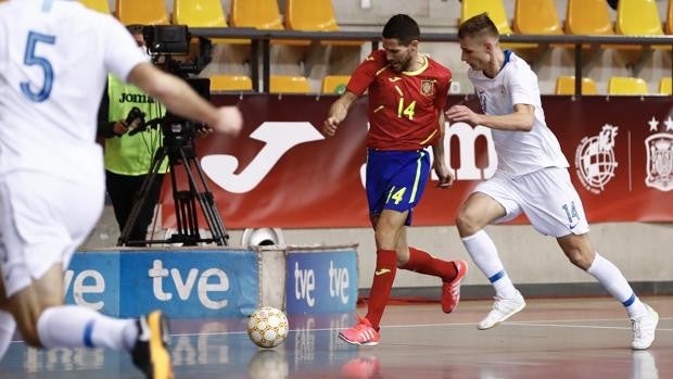 España supera con nota el partido de las urgencias