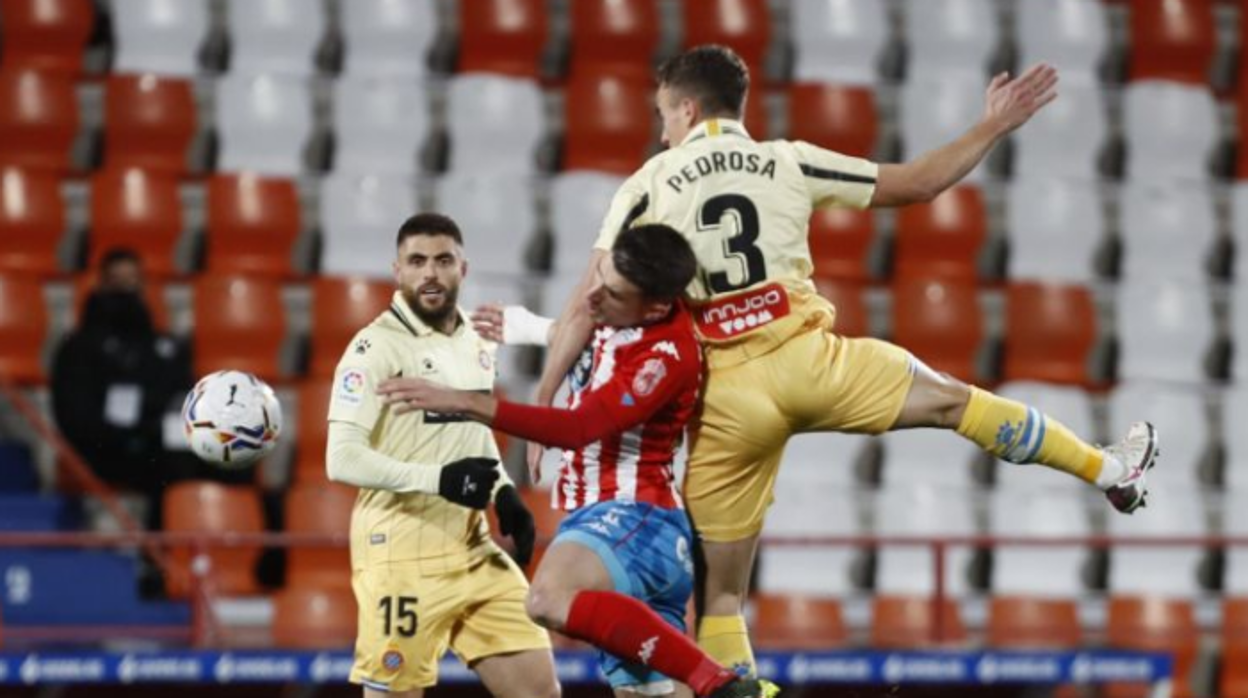 Raúl de Tomás salva un punto para el Espanyol