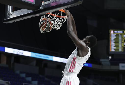 Así será la revolución del Real Madrid: cinco salidas, dos bases y un pívot de campanillas