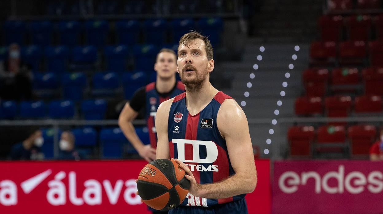 El Baskonia se apunta a la lucha por el playoff