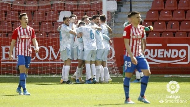 El Mirandés asalta el Molinón