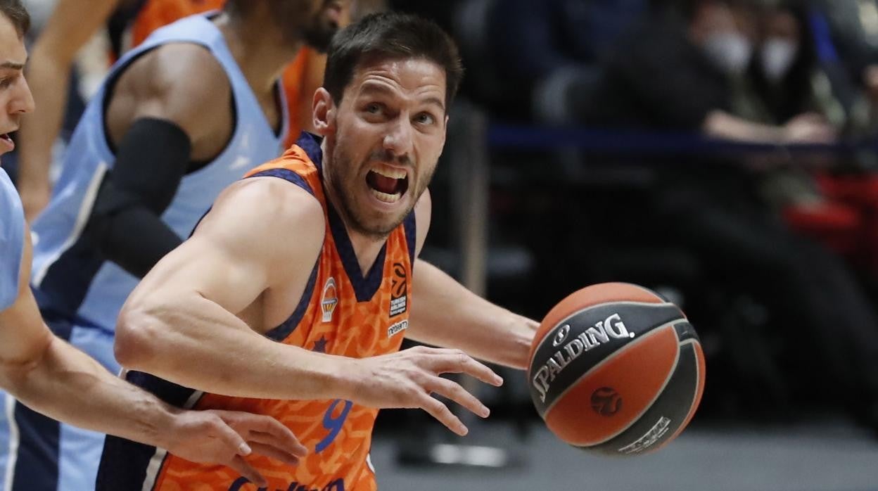 El Efes no da opción al Valencia