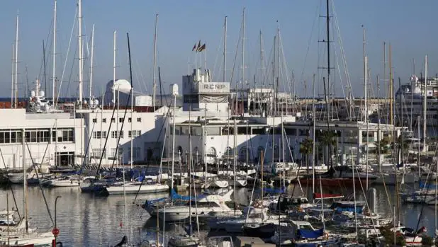 La Autoridad Portuaria de Baleares comunica al Real Club Náutico de Palma que no renovará la concesión