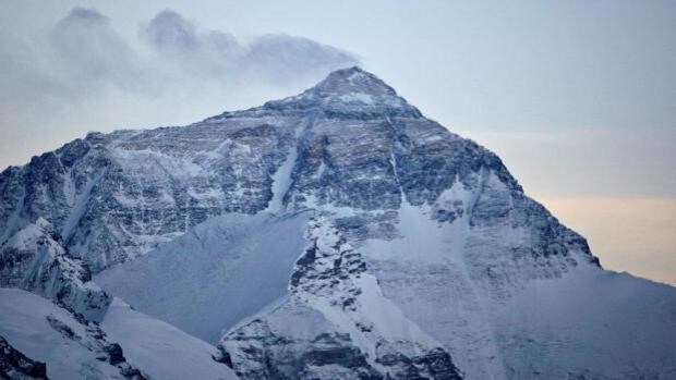 Prohibido subir fotos del Everest a las redes sociales