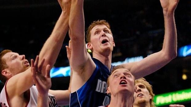 El exjugador Shawn Bradley, parapléjico tras sufrir un atropello