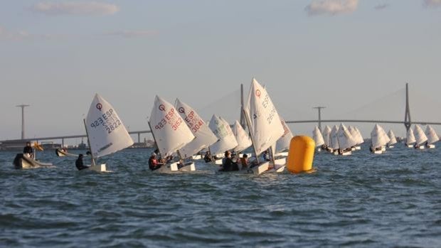 Cuellar, Infante, Frías, Delgado, Arauz y Castillo, ganadores de la Copa de Andalucía de Optimist