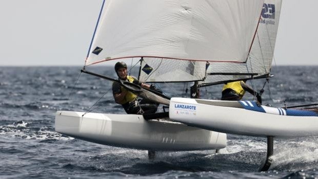 Muy fácil para Tara Pacheco y Florian Trittel en Nacra 17 y Diego Botín y Iago López Marra en Lanzarote