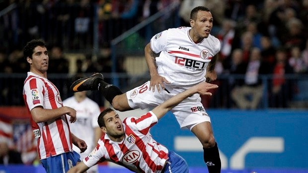 Luís Fabiano, ex del Sevilla, ingresado en un hospital de Sao Paulo con Covid-19