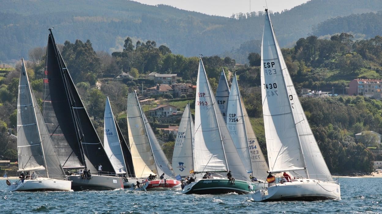 Se comprime la cabeza de la Interclubes Ría de Pontevedra en la recta final