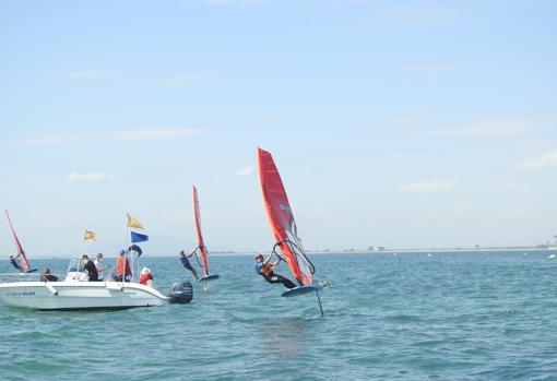 Santa Pola confirma a los nuevos campeones de España de Windsurf y Iqfoil Juvenil