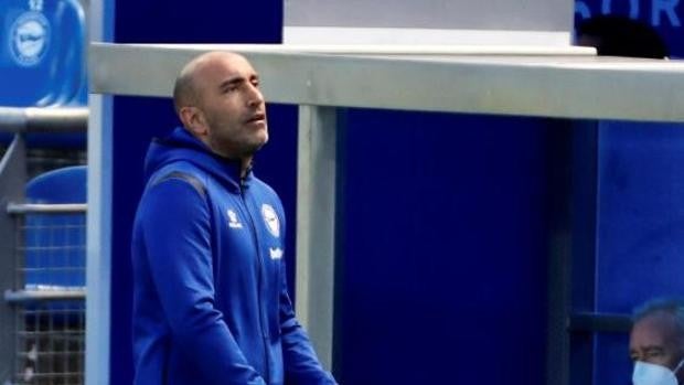 El Alavés destituye a Abelardo