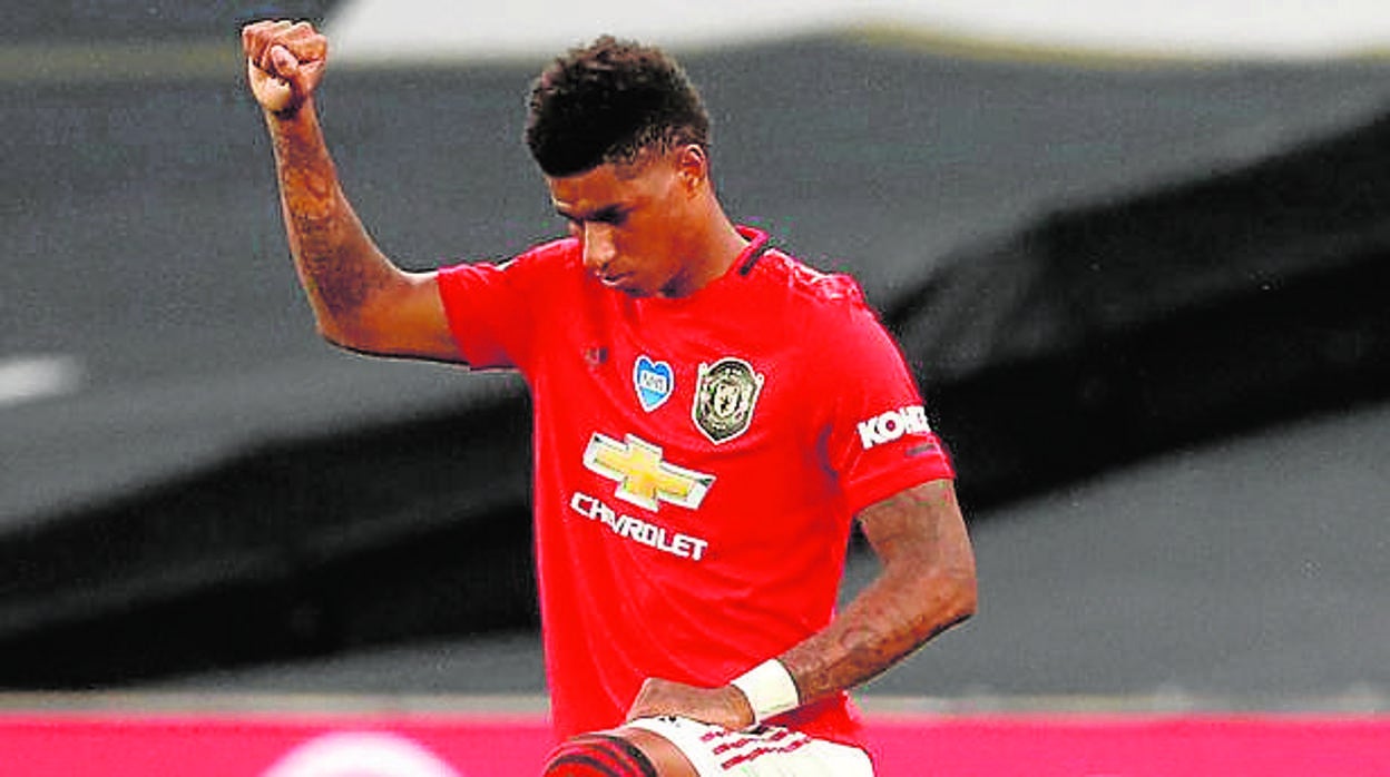 Marcus Rashford, durante un acto contra el racismo antes de un partido de la Premier