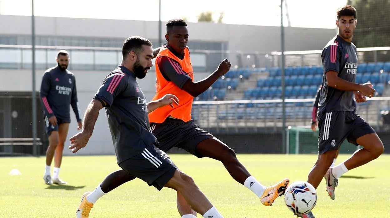 Carvajal, durante un entrenamiento del Real Madrid esta temporada