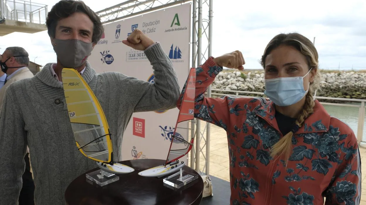 El portuense Juanma Moreno y la sevillana Blanca Manchón estuvieron en la presentación del Mundial.